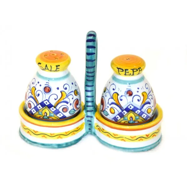 Salt- pepper reinassance