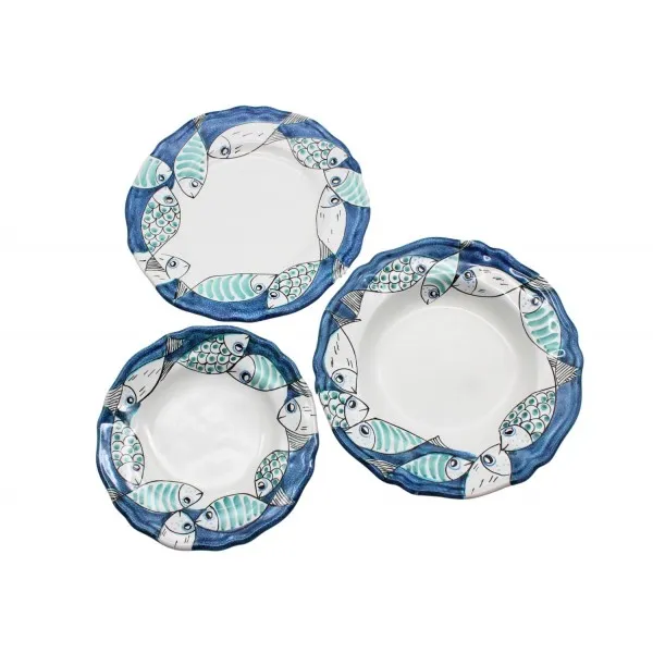 Plate set with fish in turquoise