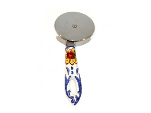 Pizza cutter